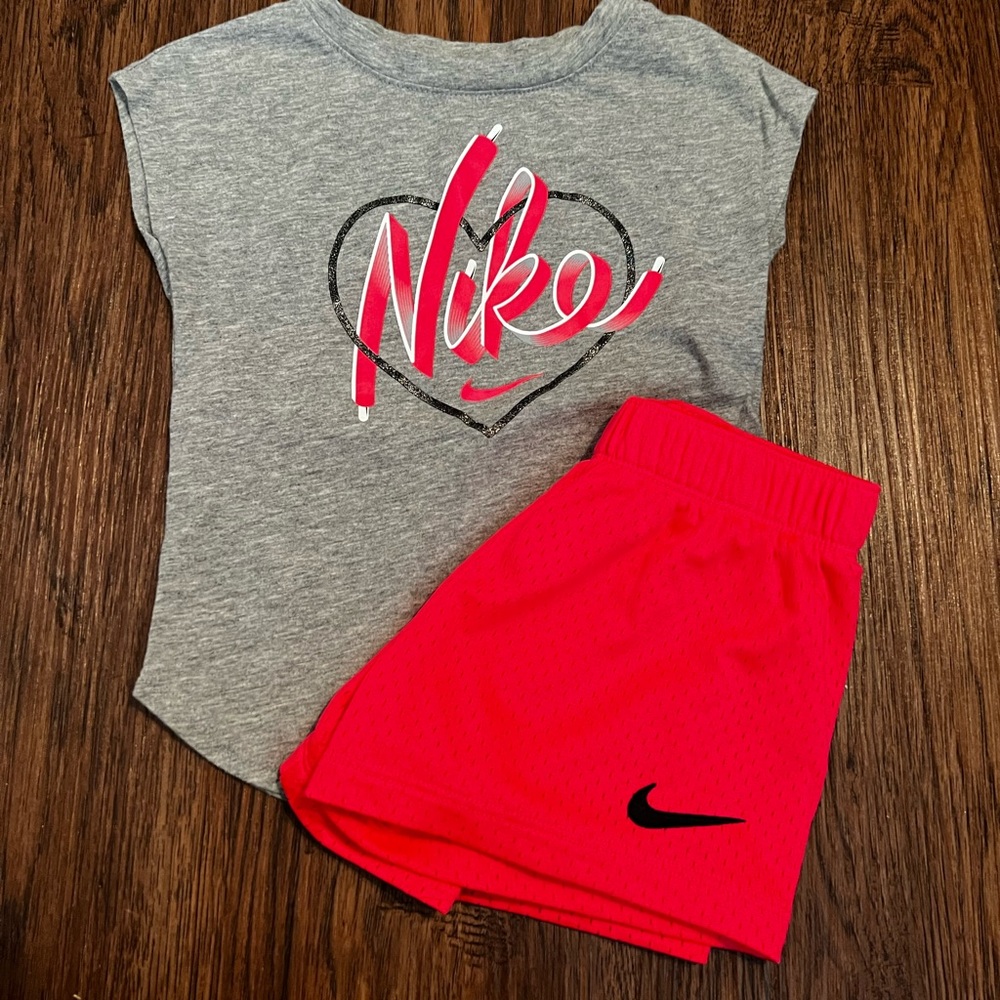 Nike 4T shorts set hot pink